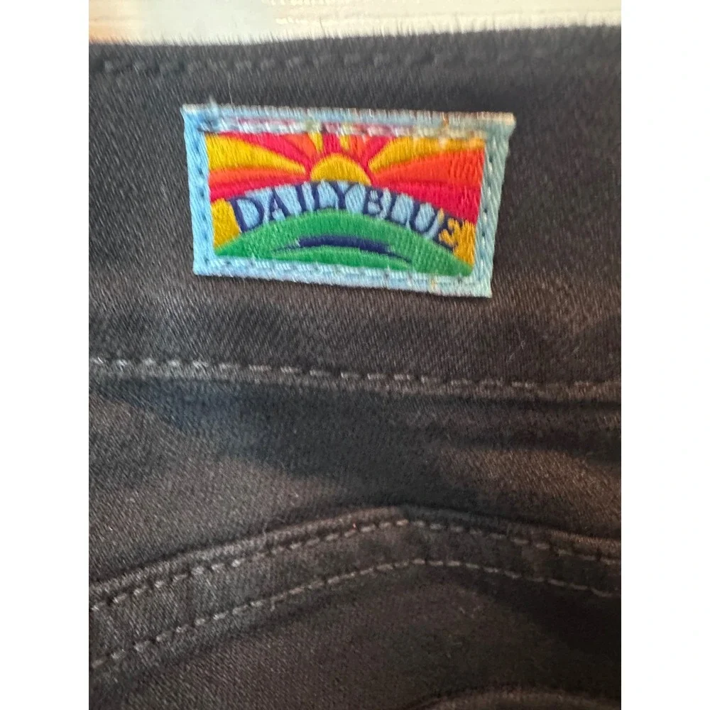 Daily Blue‎ Women's Black Flare Peace Jeans Size 30 Tall 33